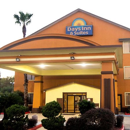 Days Inn & Suites By Wyndham Houston North/Aldine Exterior photo