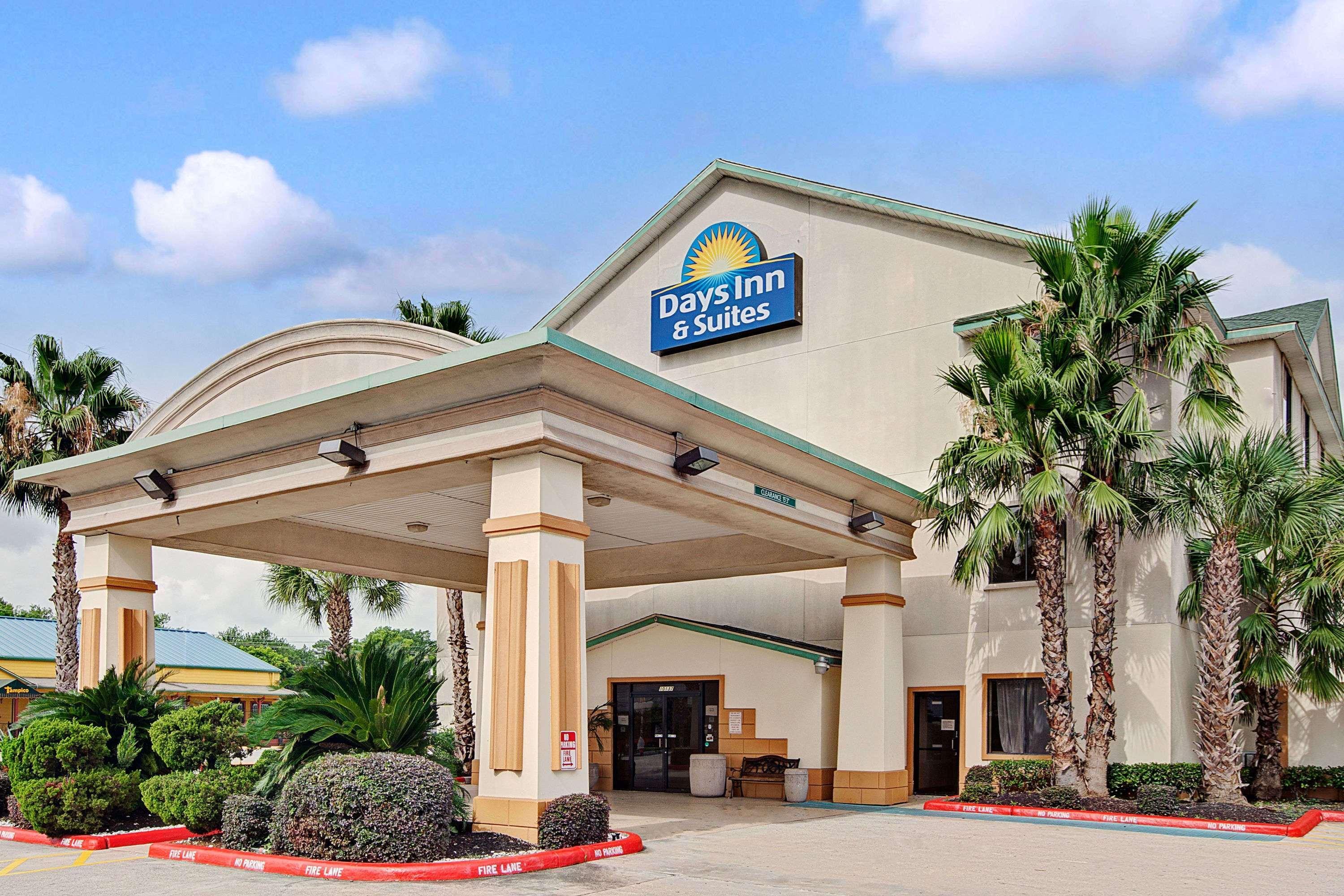 Days Inn & Suites By Wyndham Houston North/Aldine Exterior photo