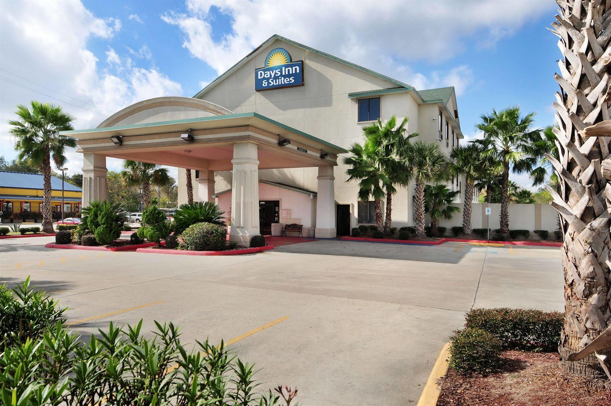 Days Inn & Suites By Wyndham Houston North/Aldine Exterior photo